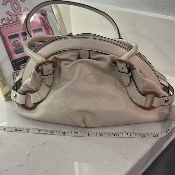 Salvatore Ferragamo shoulder bag with COA EUC cream color - Picture 10 of 17